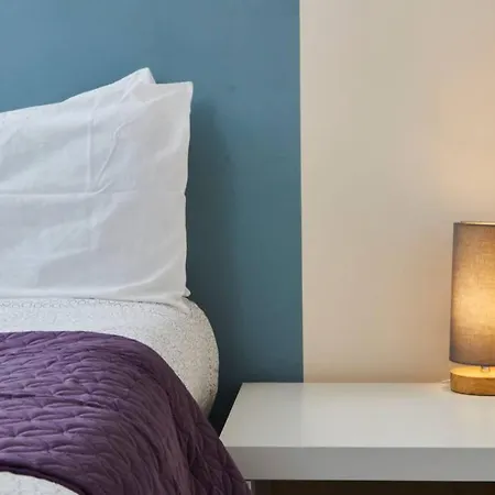 Large Apartment-sleeps 10 -parking -wifi *